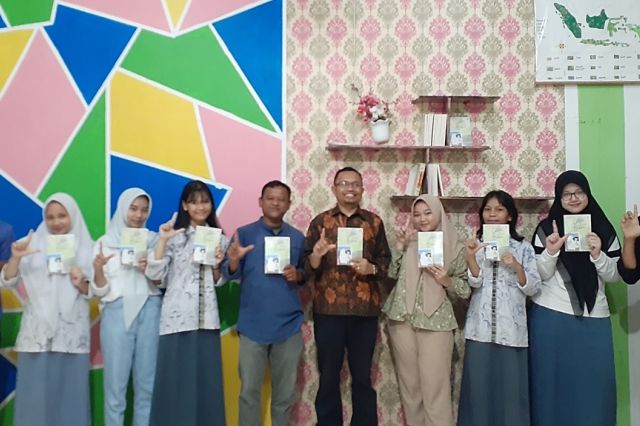 Siswa SMAN 1 Kutacane Terbitkan Buku Antologi Cerpen “Cintaku Dibuka Olehmu”