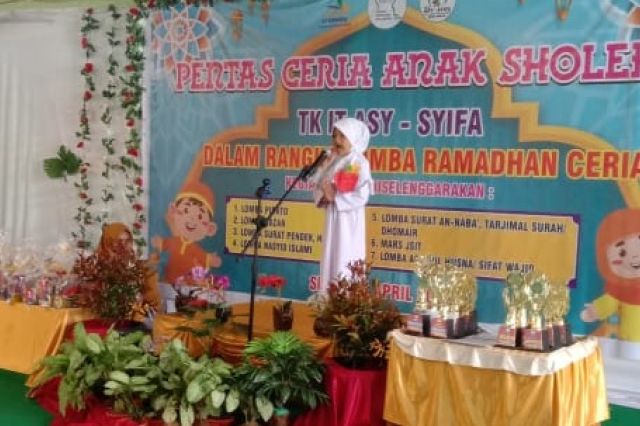 Membentuk Karakter Anak Sejak Dini, TK IT Asy-Syifa selenggarakan Pentas Ceria Anak Sholeh