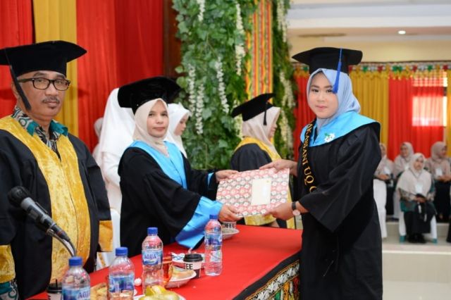 Dayah Terpadu Ulumul Qur’an Yayasan Quba’ Bebesen Gelar Wisuda Santri